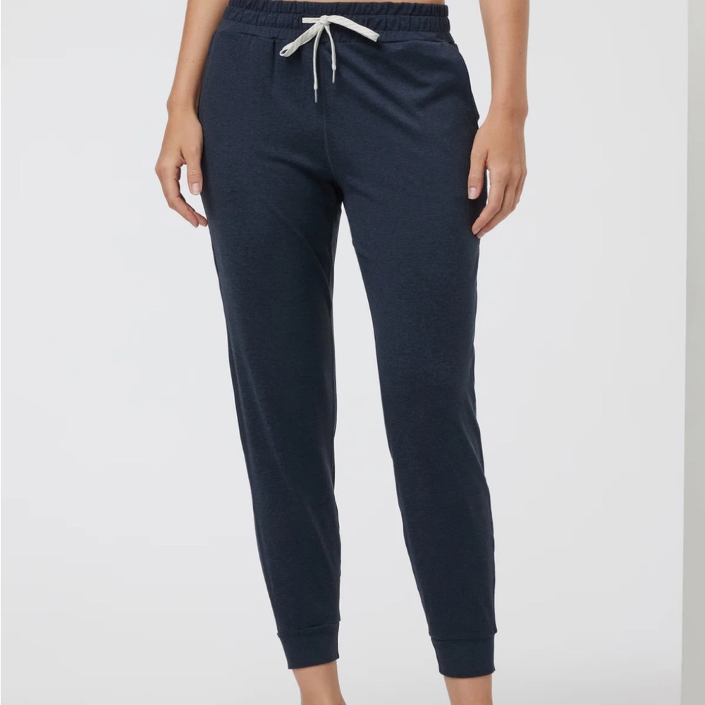Vuori Performance Jogger
Women's DreamKnit Joggers